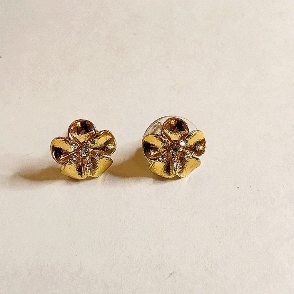 Vintage Gold‎ Tone Dainty Rhinestone Flower Earrings